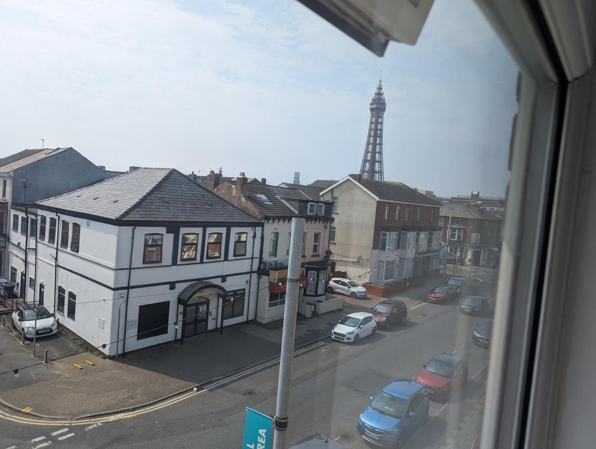 Wonky Towers Acomodação com café da manhã Blackpool Exterior foto